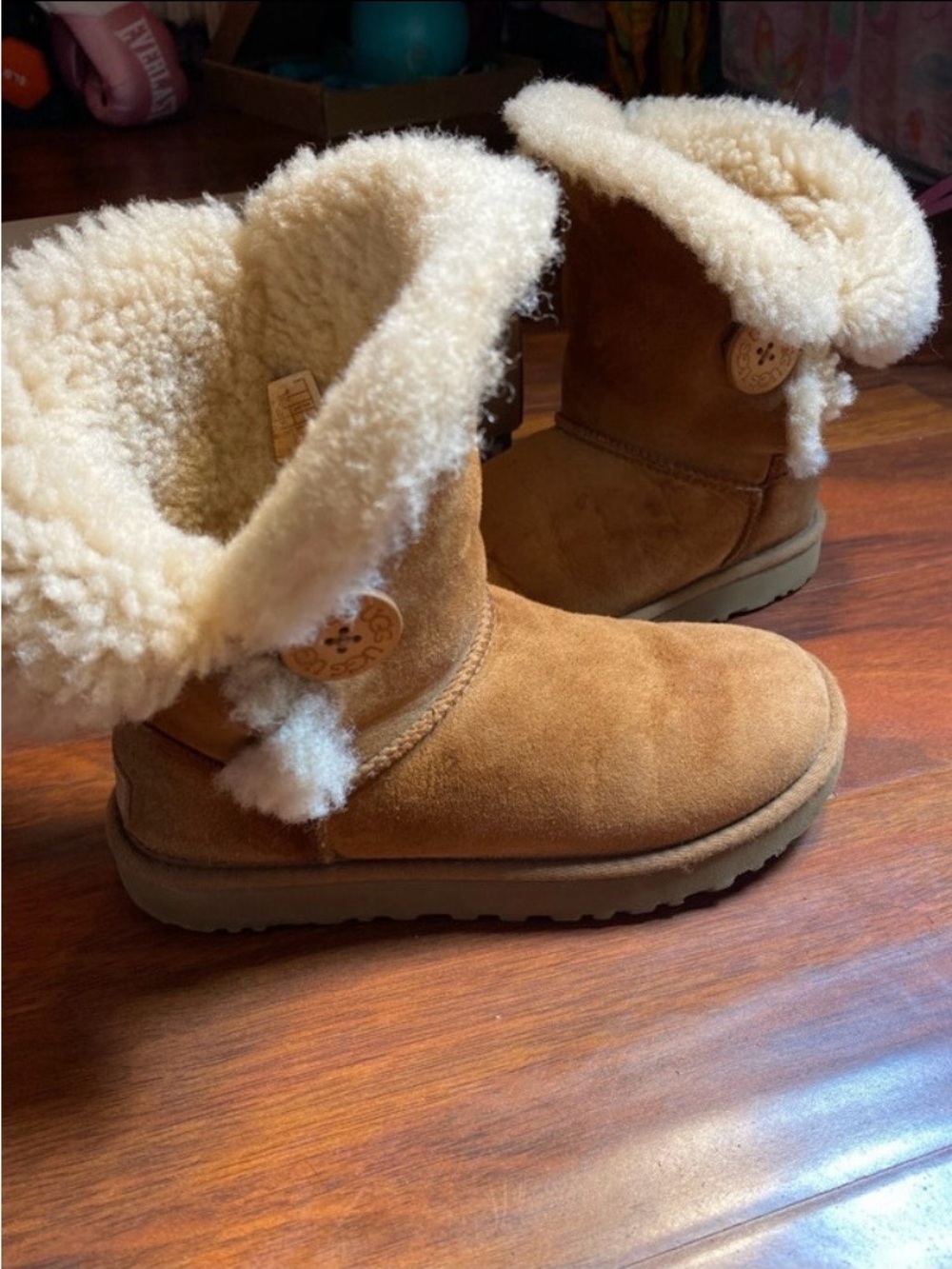 UGG Bailey Button II